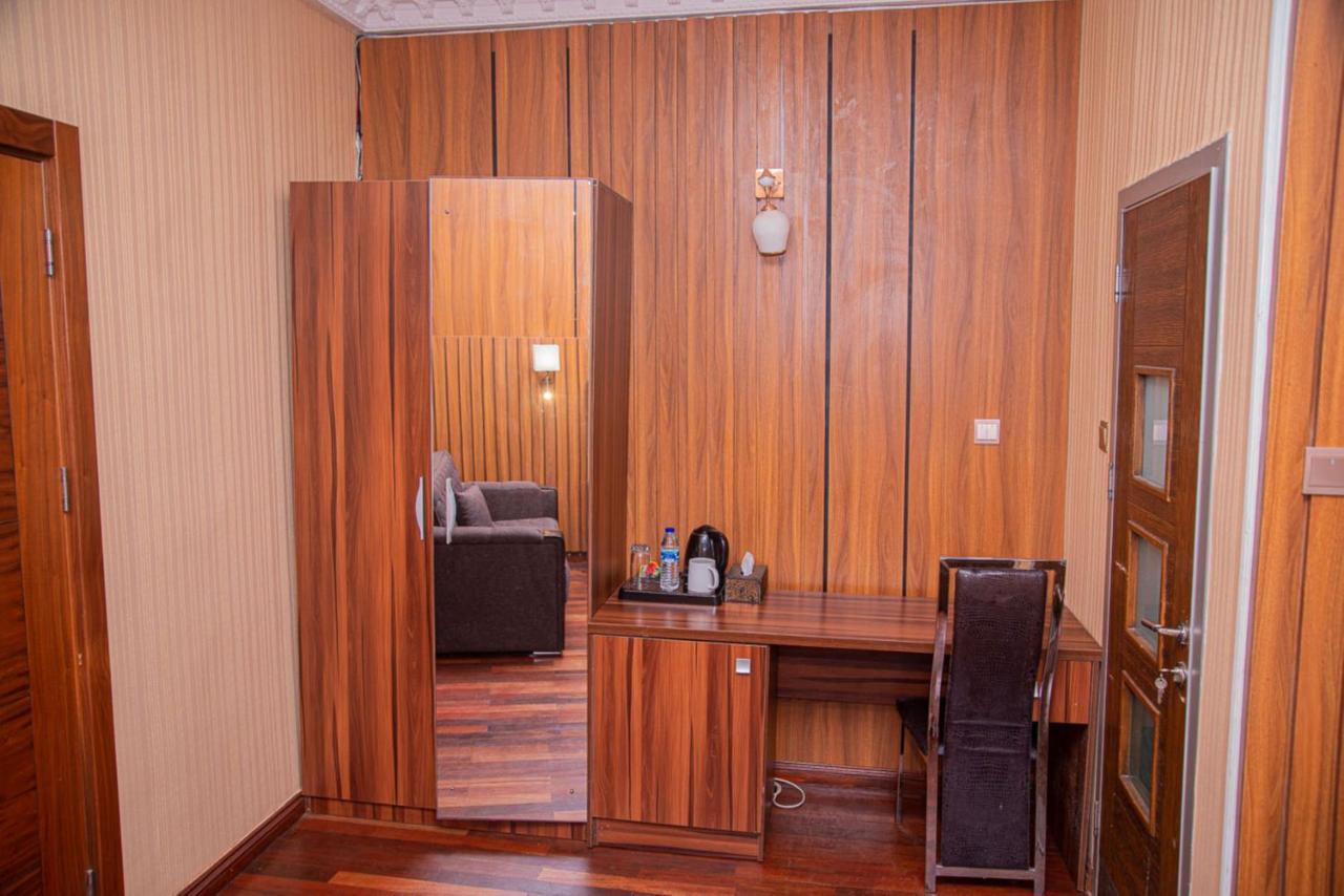 Mahogany Hotel And Suites イバダン エクステリア 写真