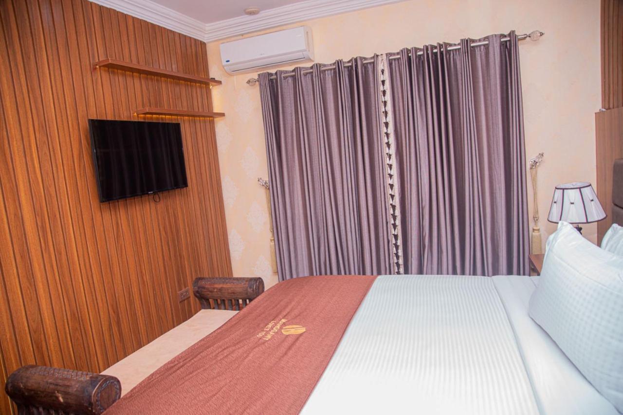 Mahogany Hotel And Suites イバダン エクステリア 写真